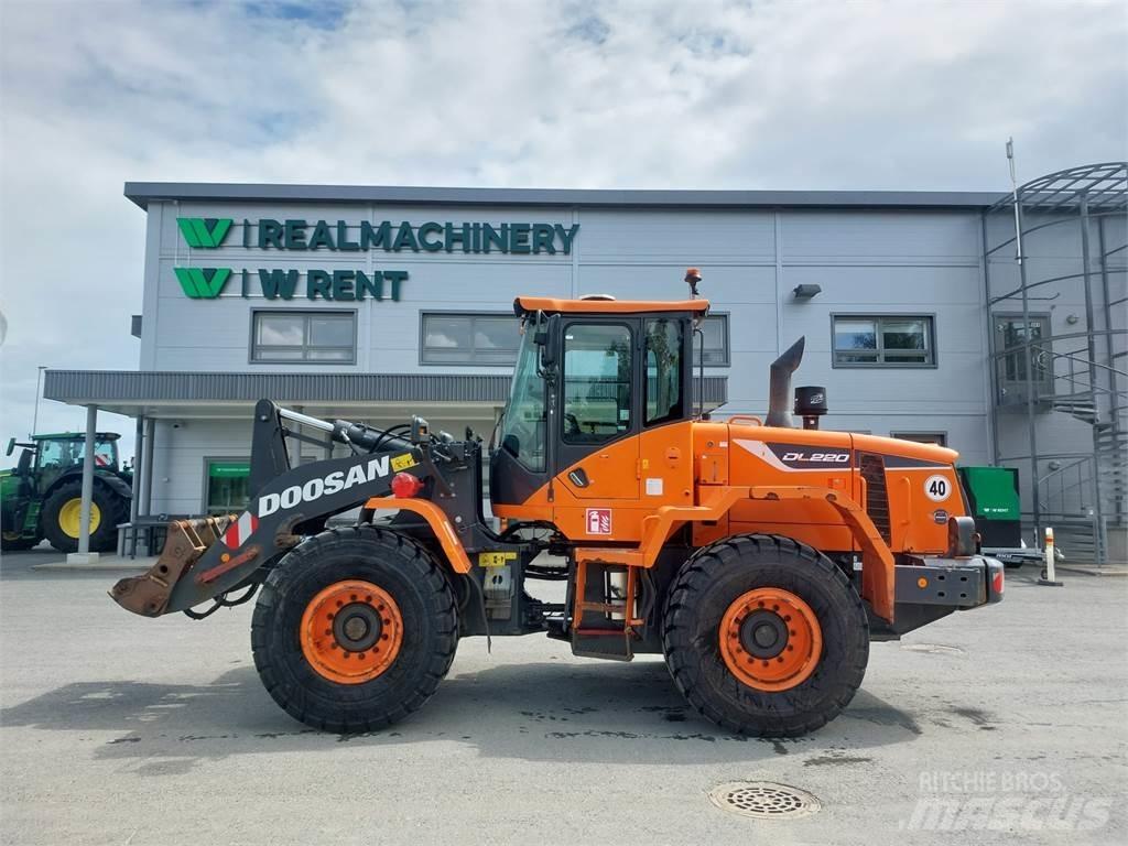 Doosan DL220-5 Chargeuse sur pneus