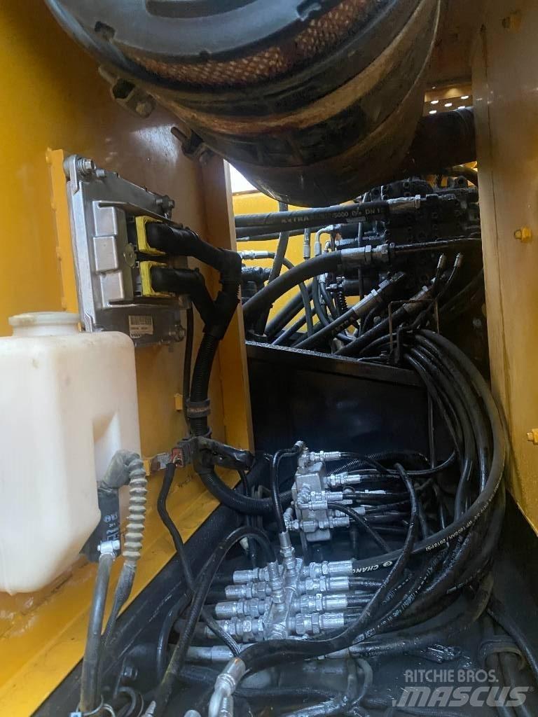 Volvo EC210BLC Pelle sur chenilles
