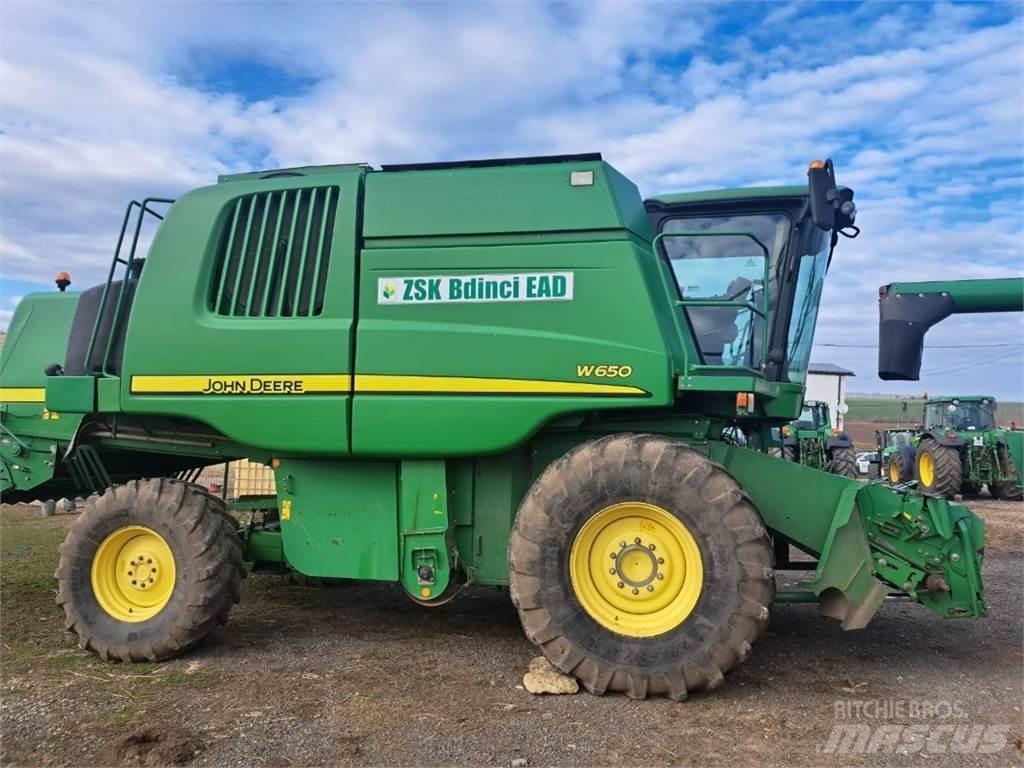 John Deere W650 Moissonneuse batteuse