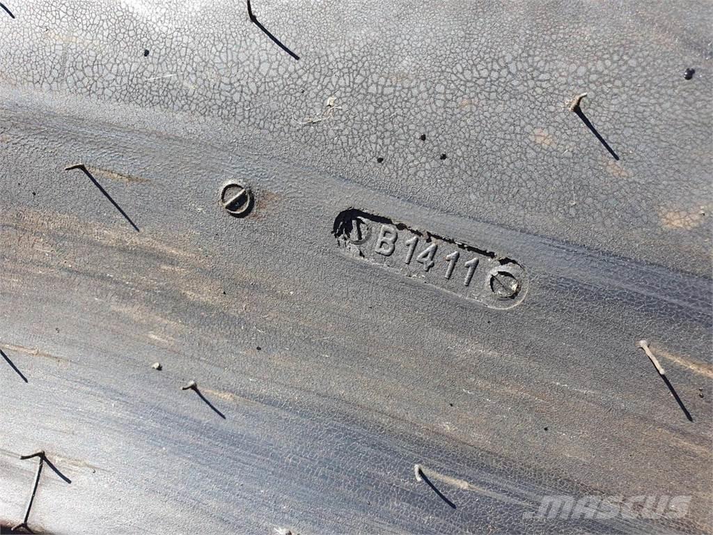 BKT 420/85R30 Pneus, roues et jantes