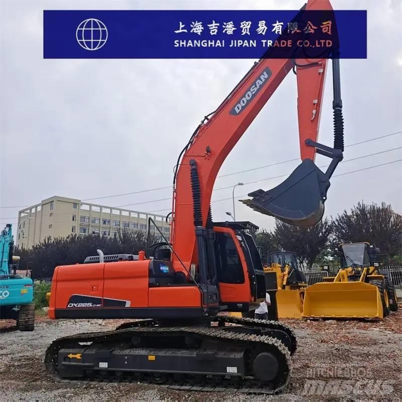 Doosan DX 225 Pelle sur chenilles