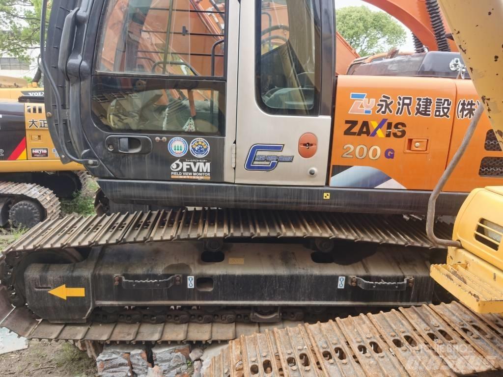 Hitachi ZX 200 Pelle sur chenilles