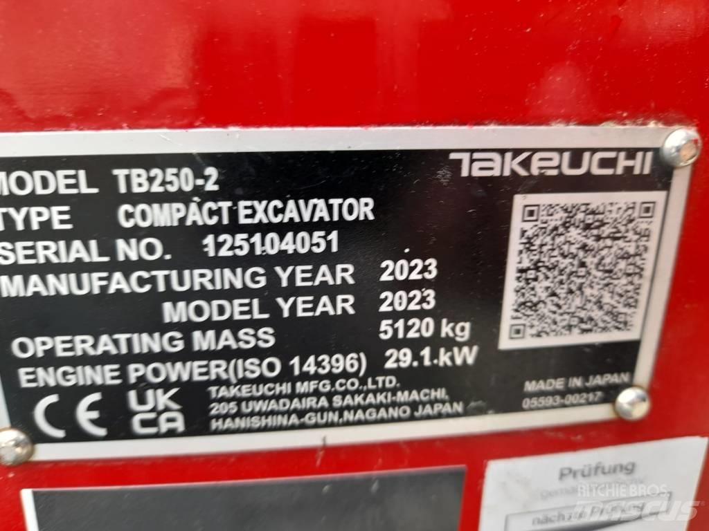 Takeuchi TB 250-2 Mini pelle < 7t
