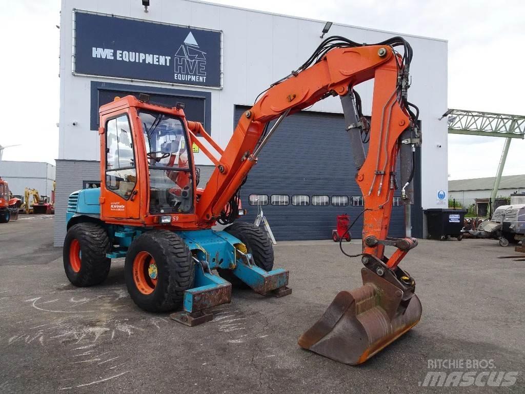 Mecalac 12MXT Pelle sur pneus
