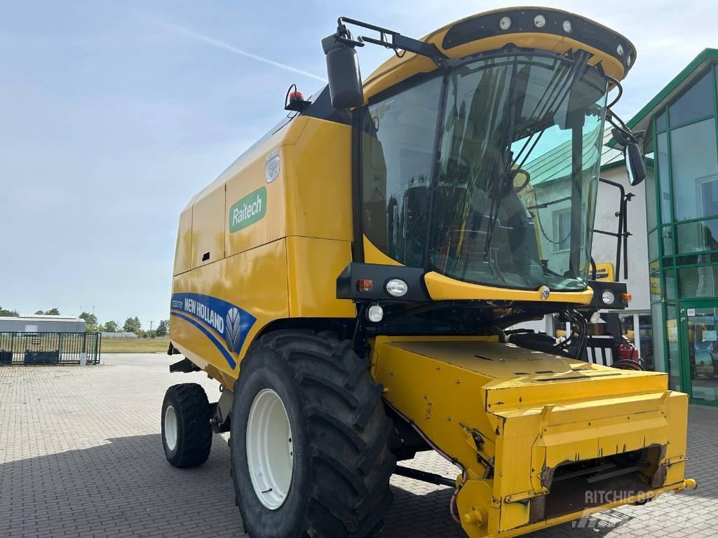 New Holland TC 5070 Moissonneuse batteuse