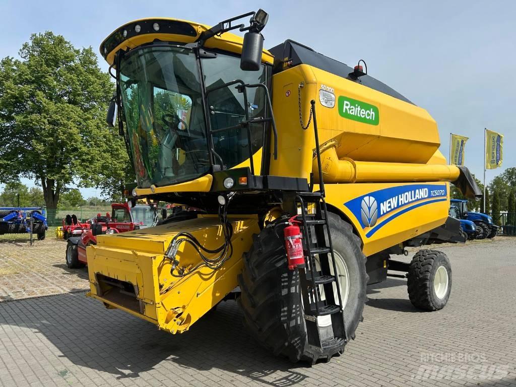 New Holland TC 5070 Moissonneuse batteuse