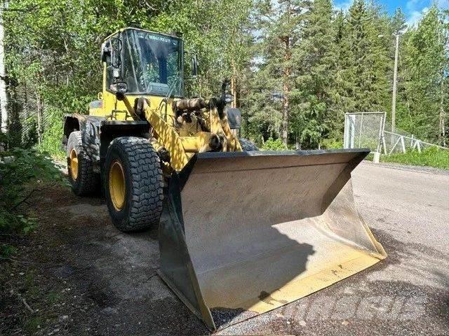 Komatsu WA 180-3 Chargeuse sur pneus