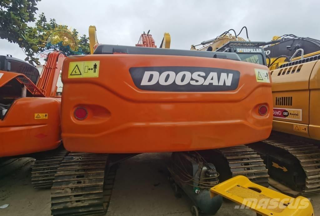 Doosan DX 225 LC Pelle sur chenilles
