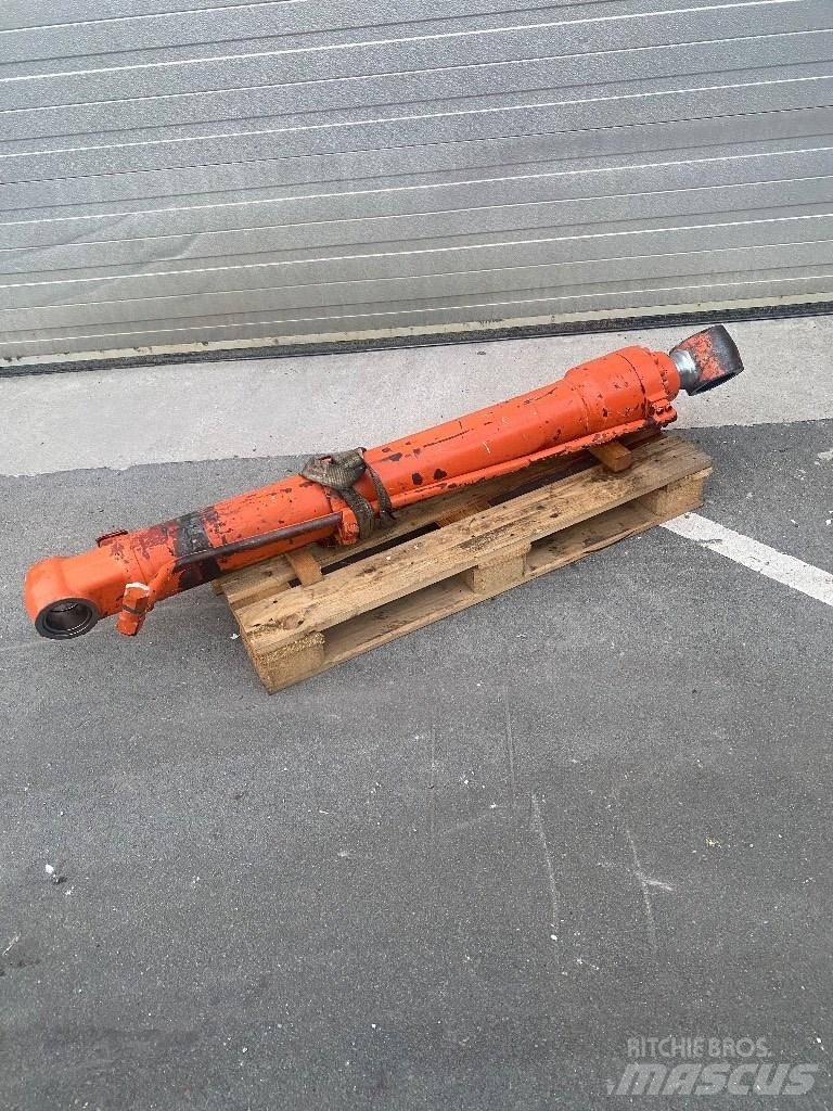 Hitachi ZX 250 LC Pelle sur chenilles