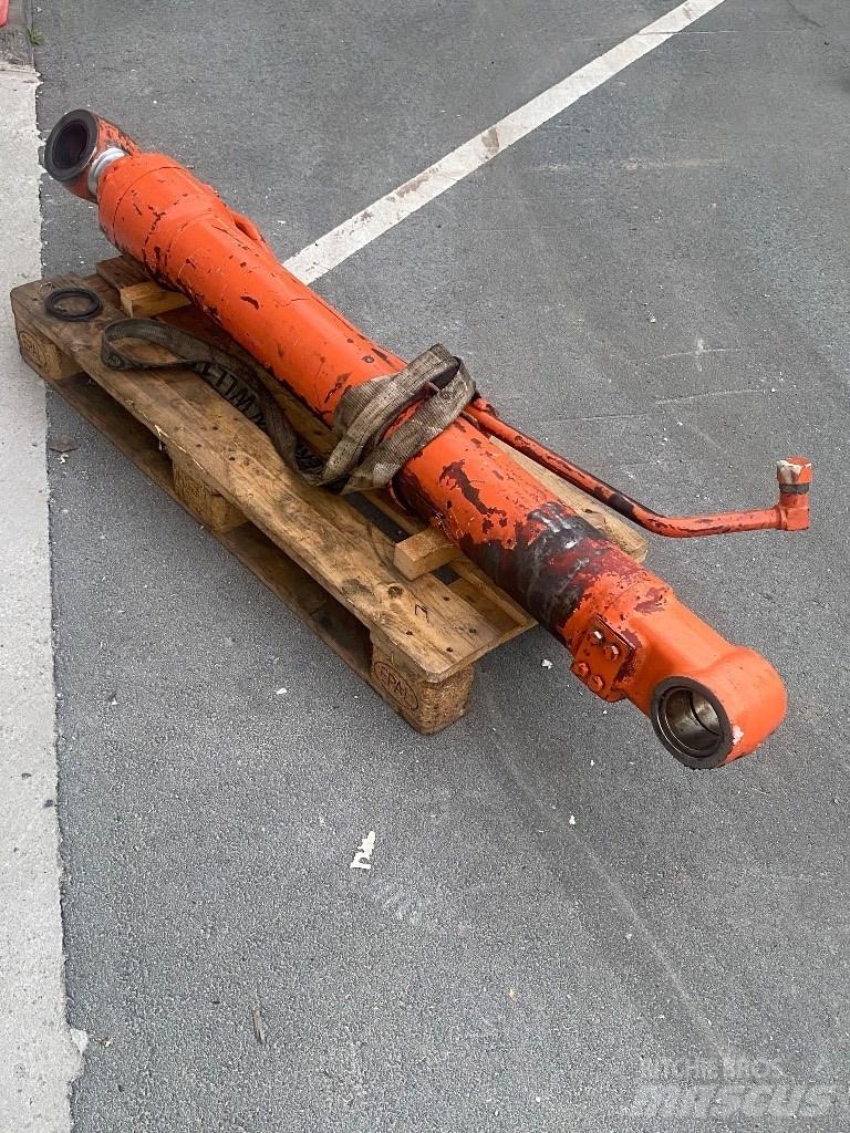 Hitachi ZX 250 LC Pelle sur chenilles