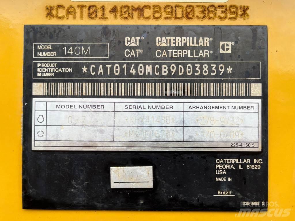 CAT 140M Niveleuse