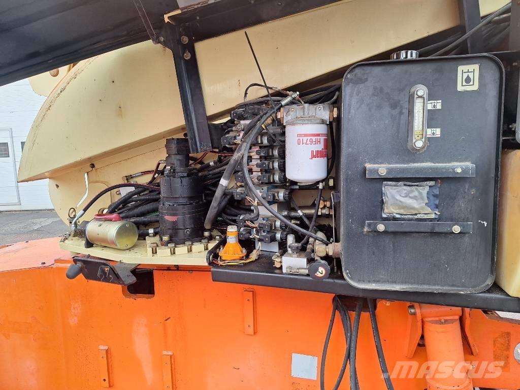 JLG 660 SJ 4x4x4 Nacelles articulées