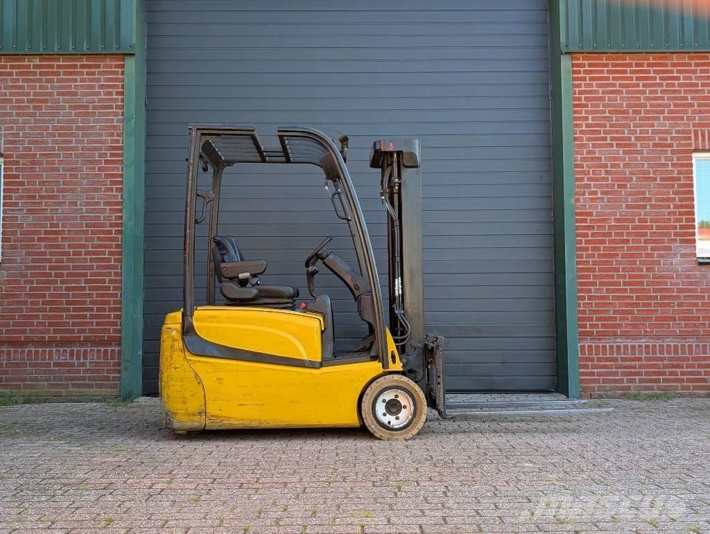 Yale ERP 20 VT Chariots élévateurs électriques