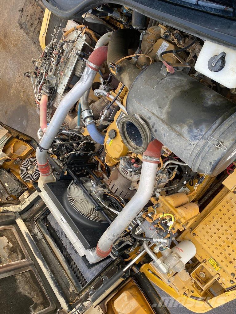 CAT 725C2 NVT Tombereau articulé