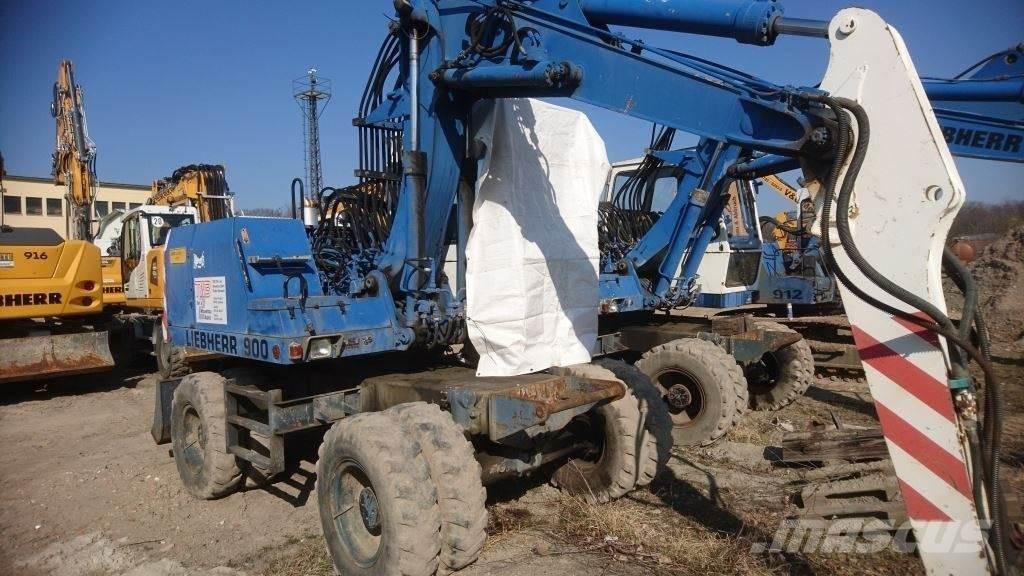 Liebherr A900-C Pelle sur pneus