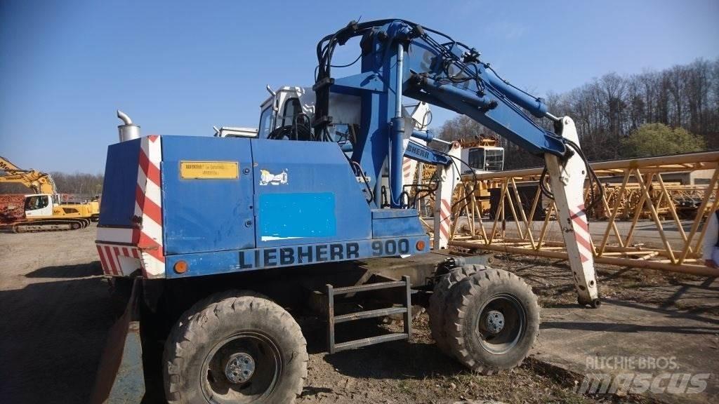Liebherr A900-C Pelle sur pneus
