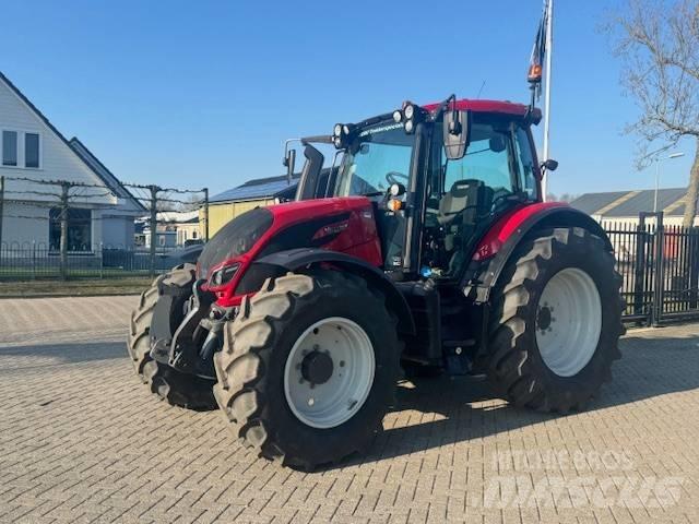 Valtra N134 Hitech Tracteur
