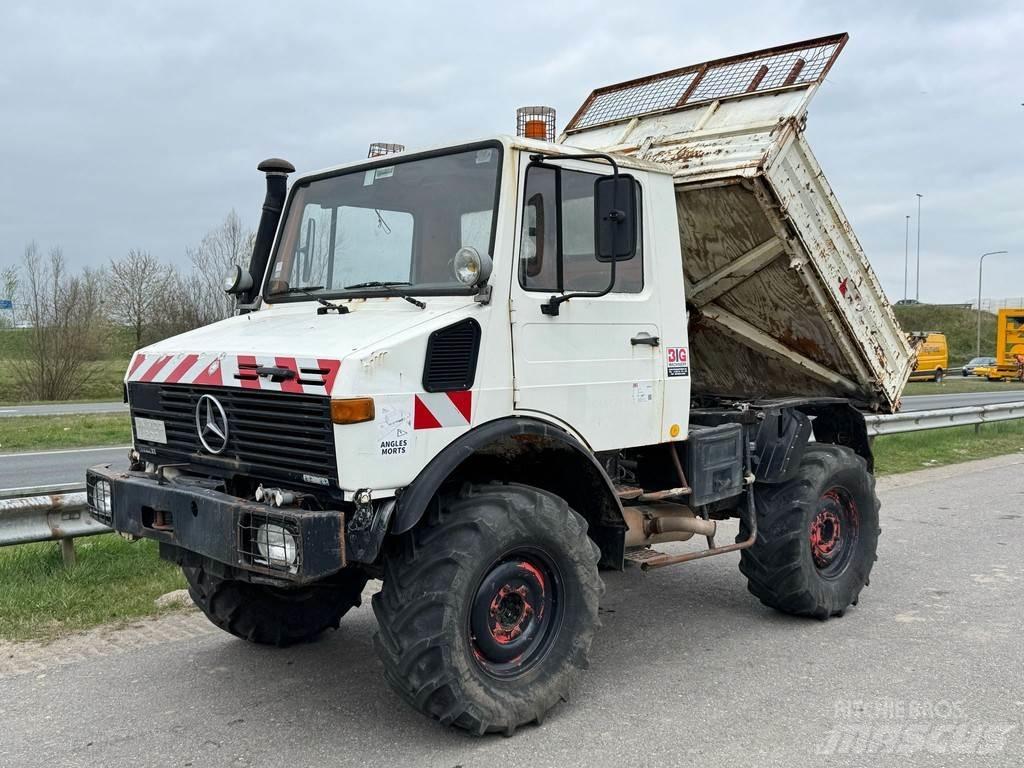 Mercedes-Benz 424 Camion benne
