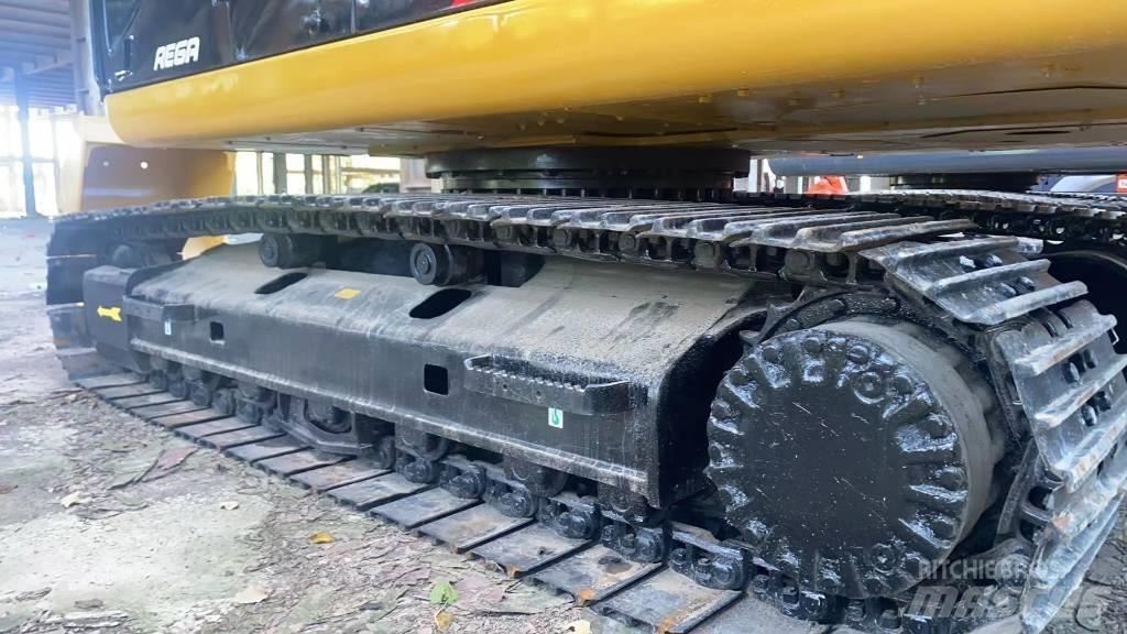 CAT 320D2L Pelle sur chenilles