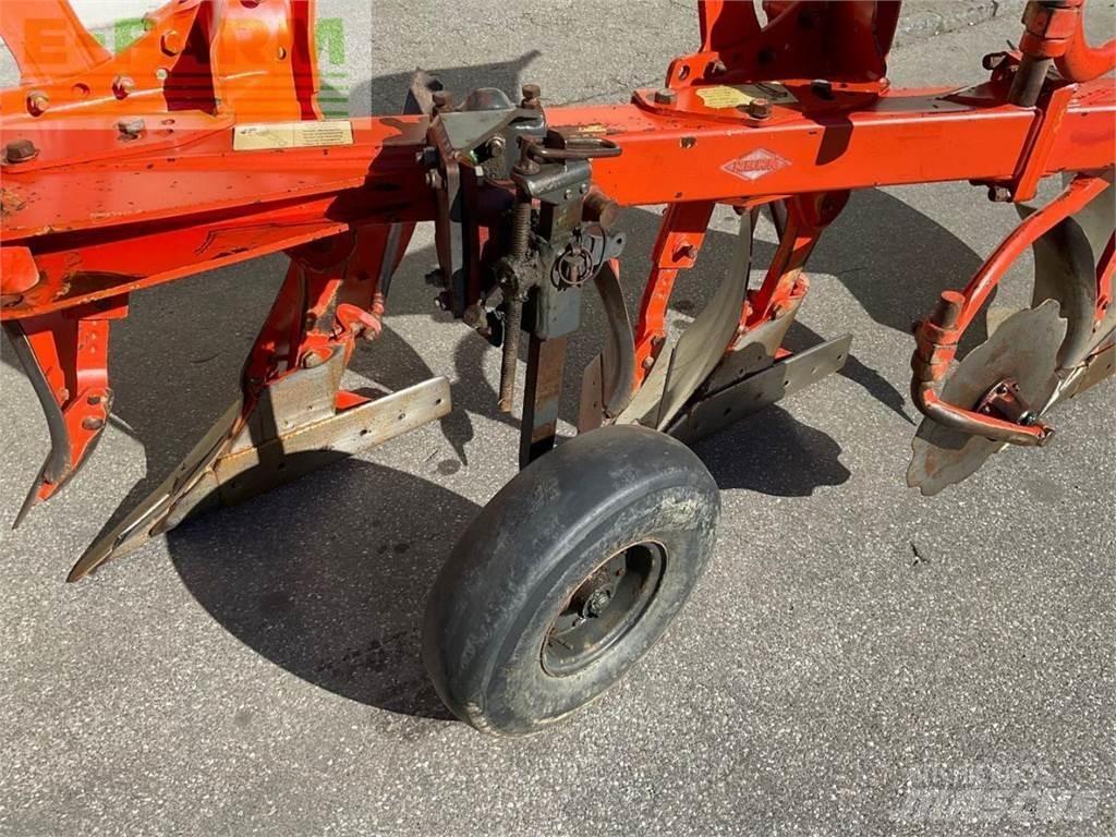 Kuhn MM 110 4T Charrue non réversible