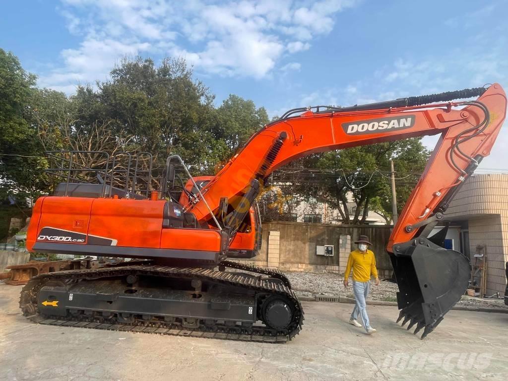 Doosan DX 300 Pelle sur chenilles