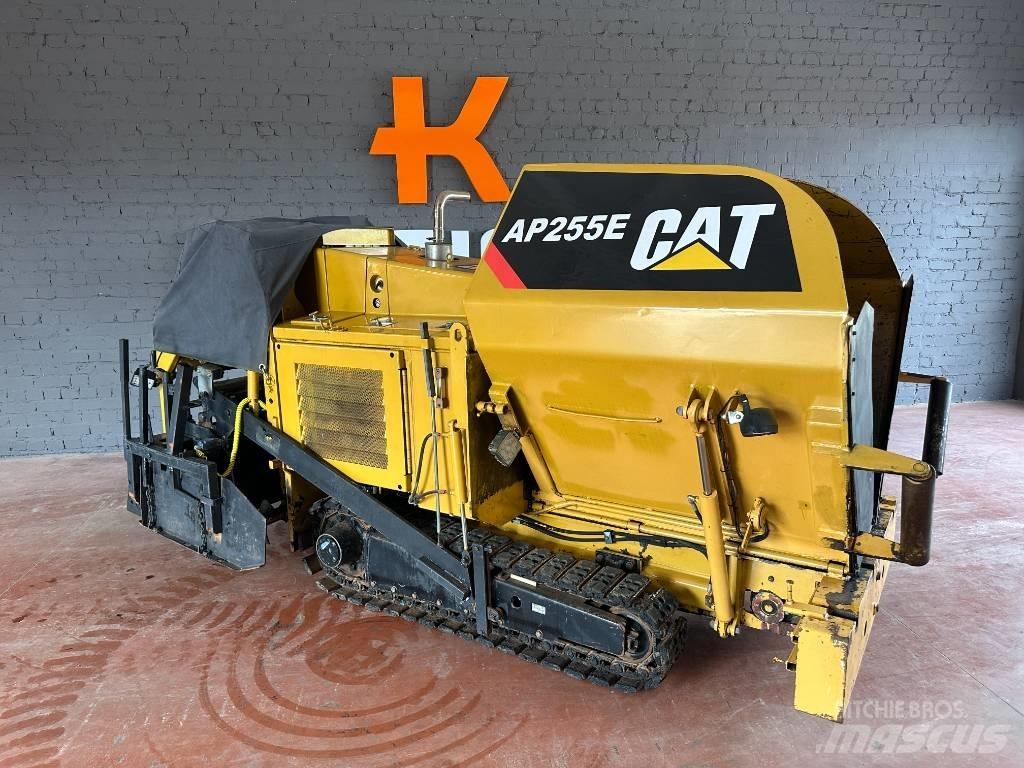 CAT AP 255 E Finisseur