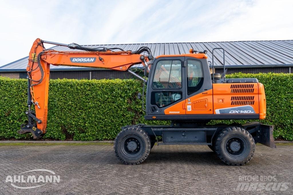 Doosan DX140W-5 Pelle sur pneus