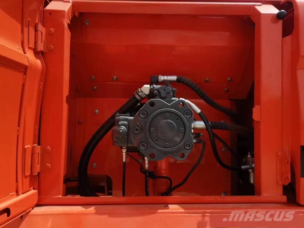 Doosan DX 300 Pelle sur chenilles