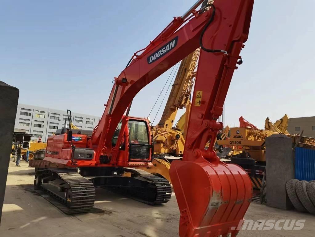 Doosan DX 300 Pelle sur chenilles