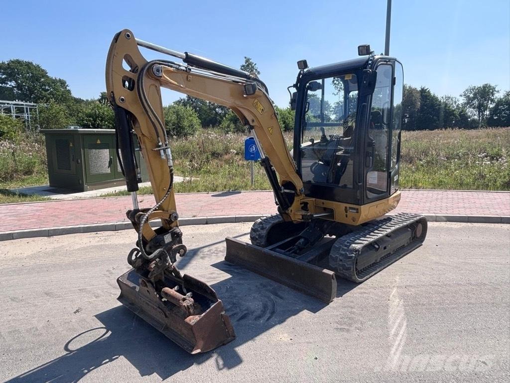 CAT 302.7D Mini pelle < 7t