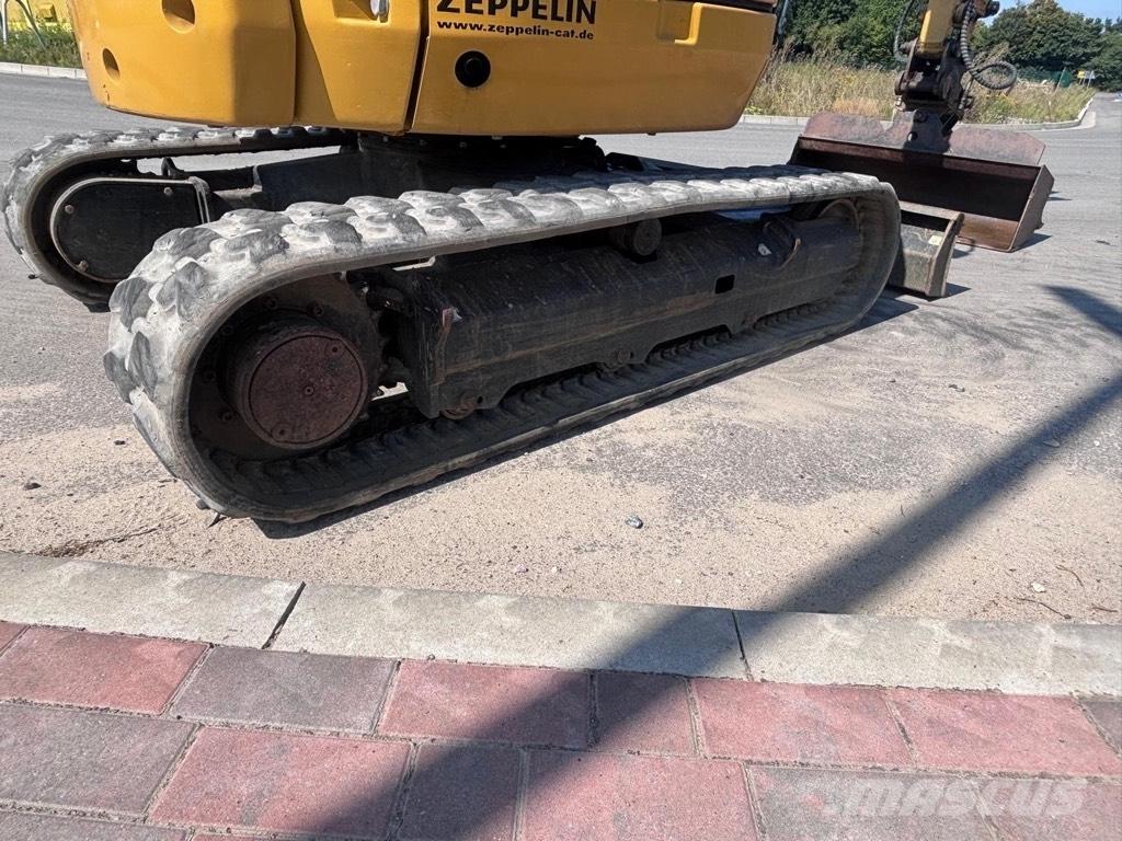 CAT 302.7D Mini pelle < 7t