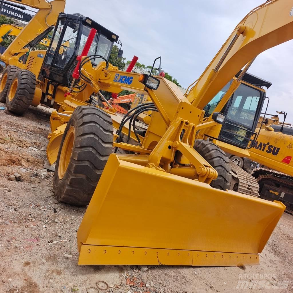 XCMG GR 215 Niveleuse