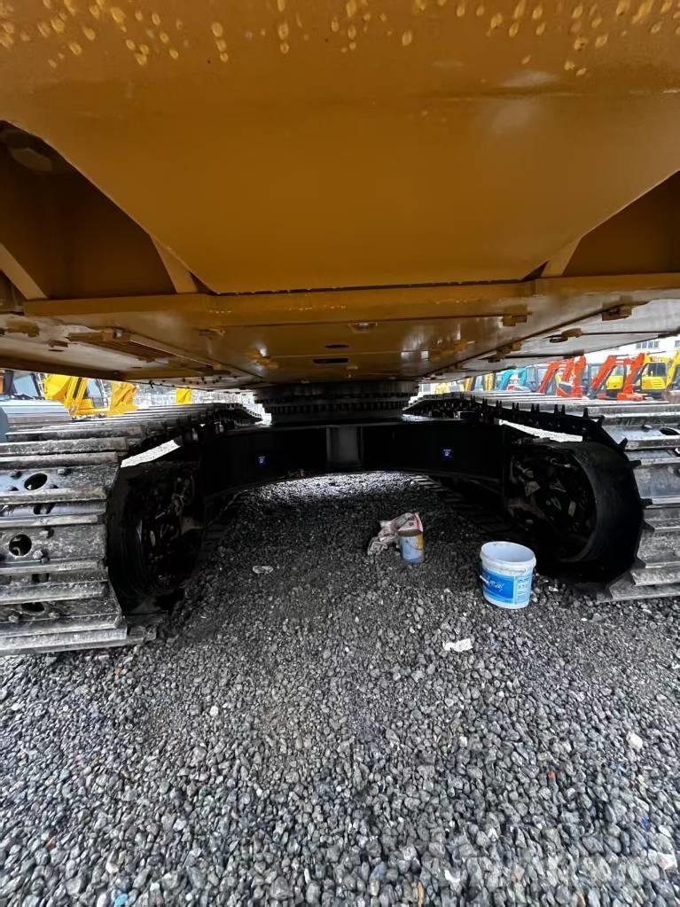 CAT 349 D2 Pelle sur chenilles