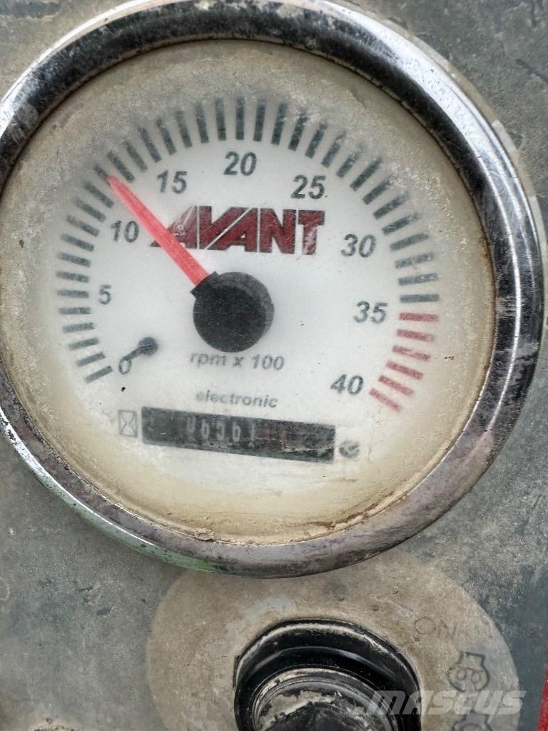 Avant 528 Chargeuse multifonction