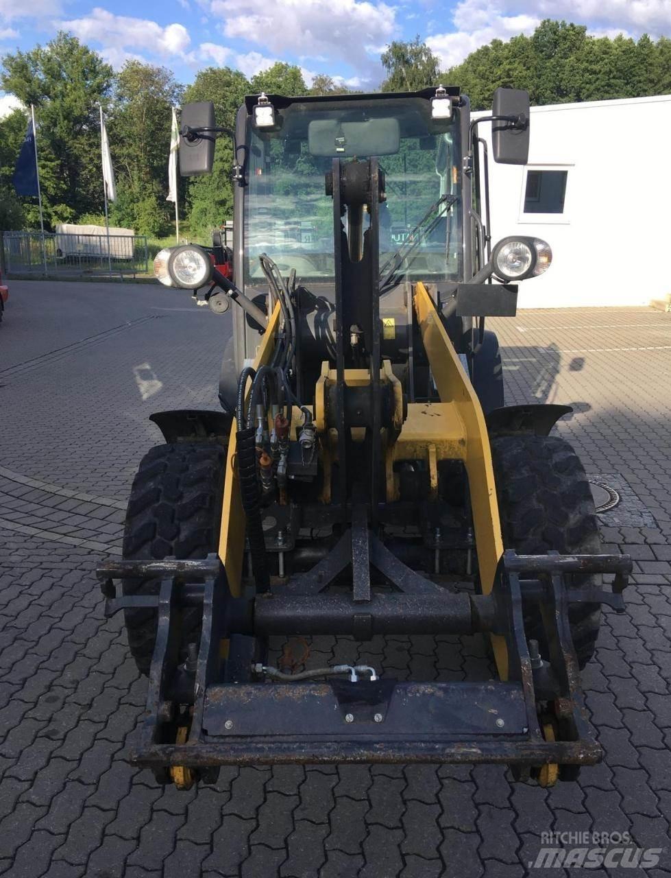 New Holland W50c Chargeuse sur pneus