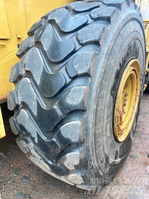 CAT 980 C Chargeuse sur pneus