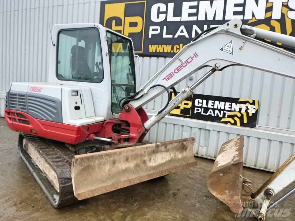 Takeuchi TB250 Mini pelle < 7t