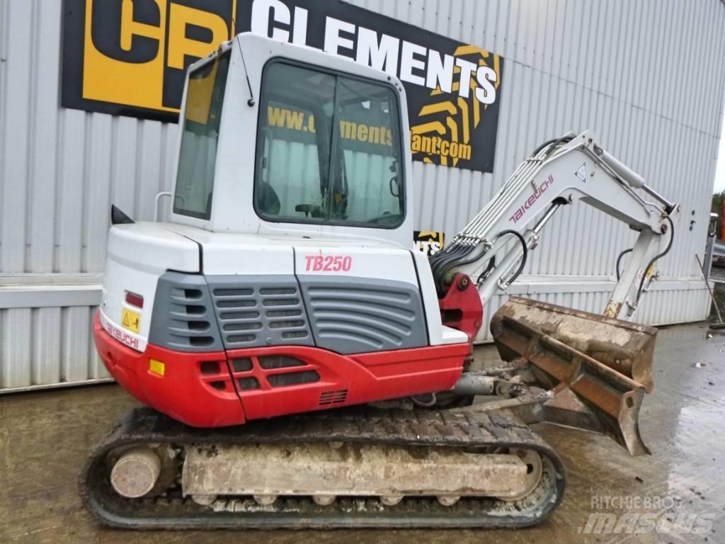 Takeuchi TB250 Mini pelle < 7t