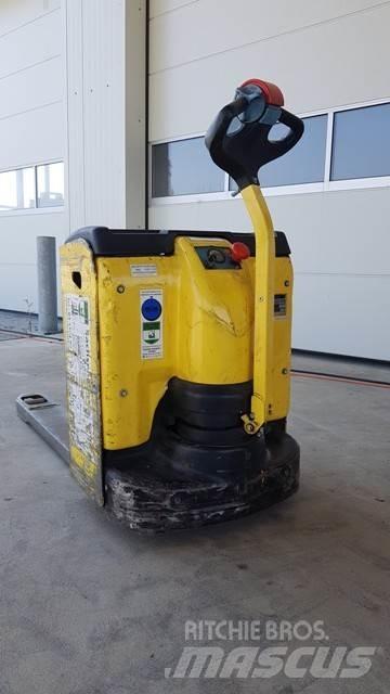 Hyster P 2.0L Transpalette accompagnant