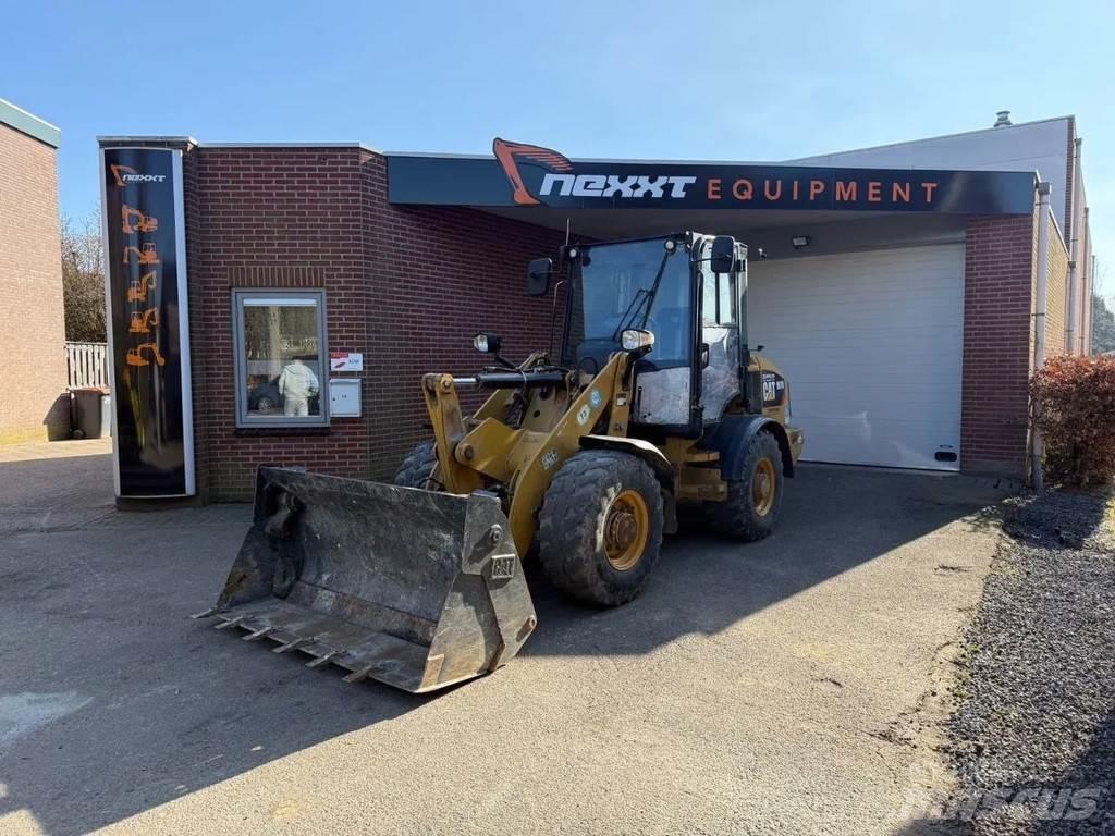 CAT 907M Chargeuse sur pneus
