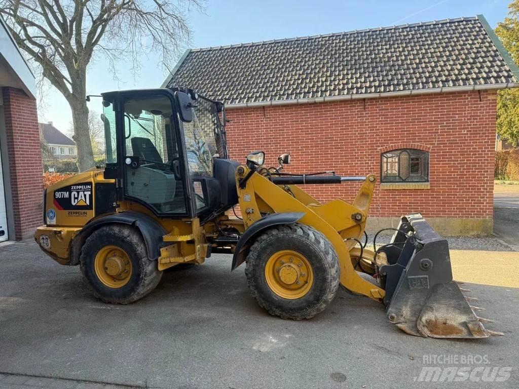 CAT 907M Chargeuse sur pneus