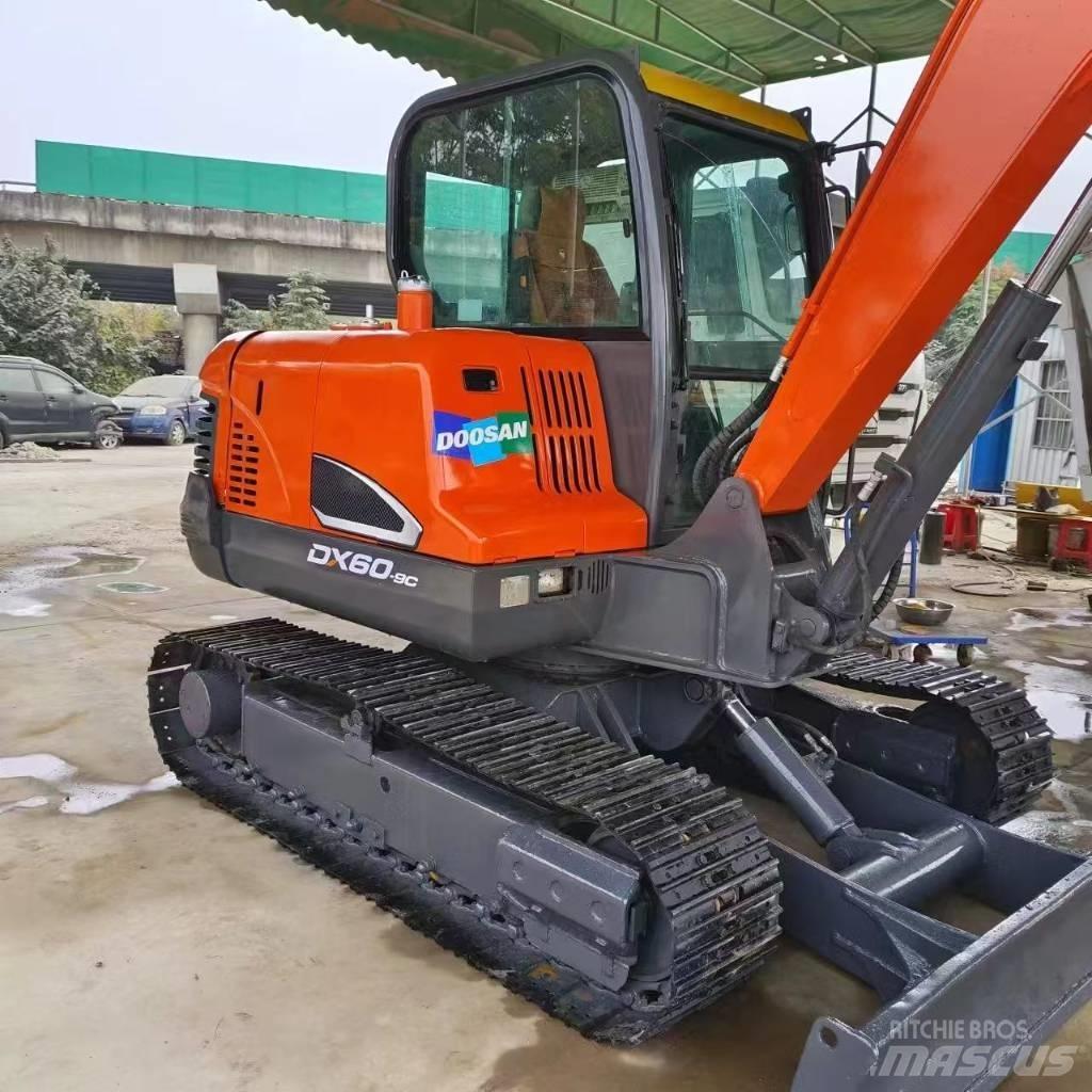 Doosan DX 60-9 C Pelle sur chenilles