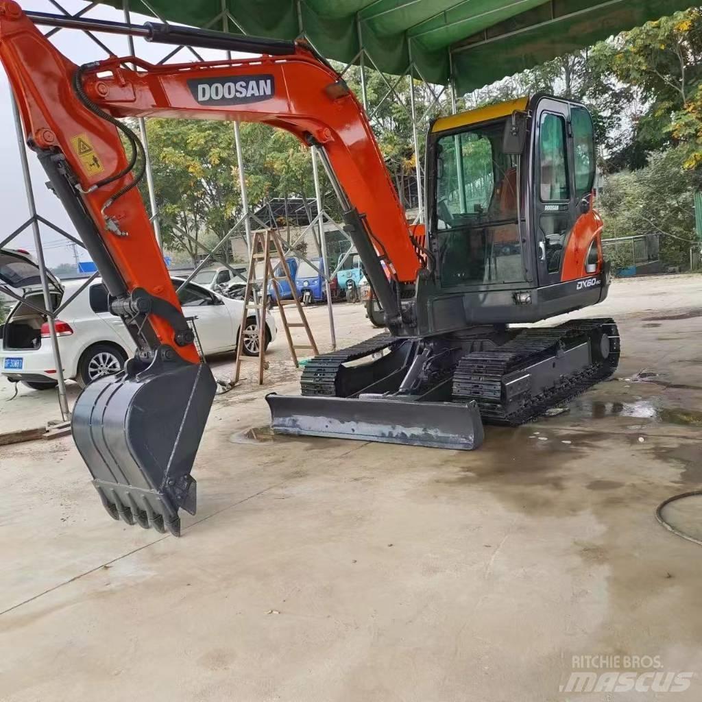Doosan DX 60-9 C Pelle sur chenilles