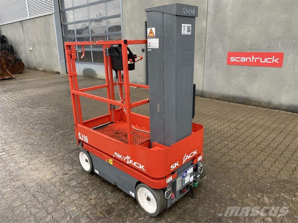 SkyJack SJ16 Mât vertical