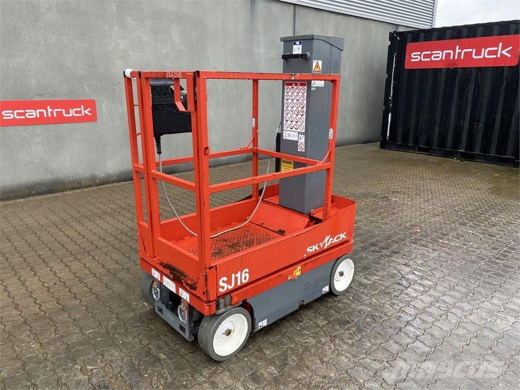 SkyJack SJ16 Mât vertical