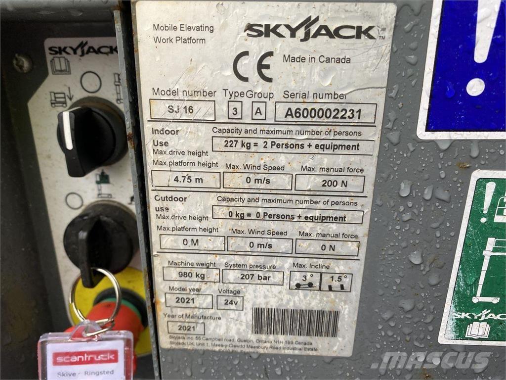 SkyJack SJ16 Mât vertical