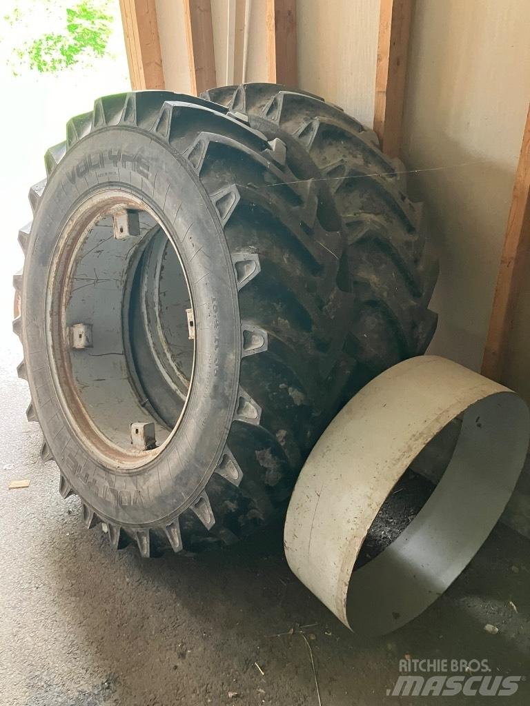  PARIPYÖRÄT 18.4R38 Pneus, roues et jantes