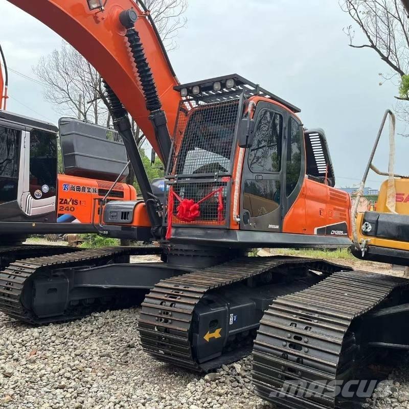 Doosan DX225 Pelle sur chenilles
