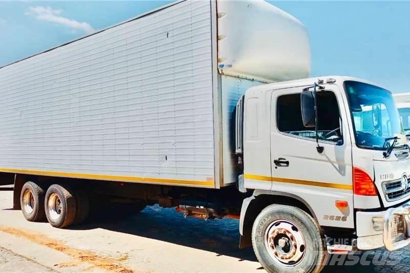 Hino 500 2626 Autre camion
