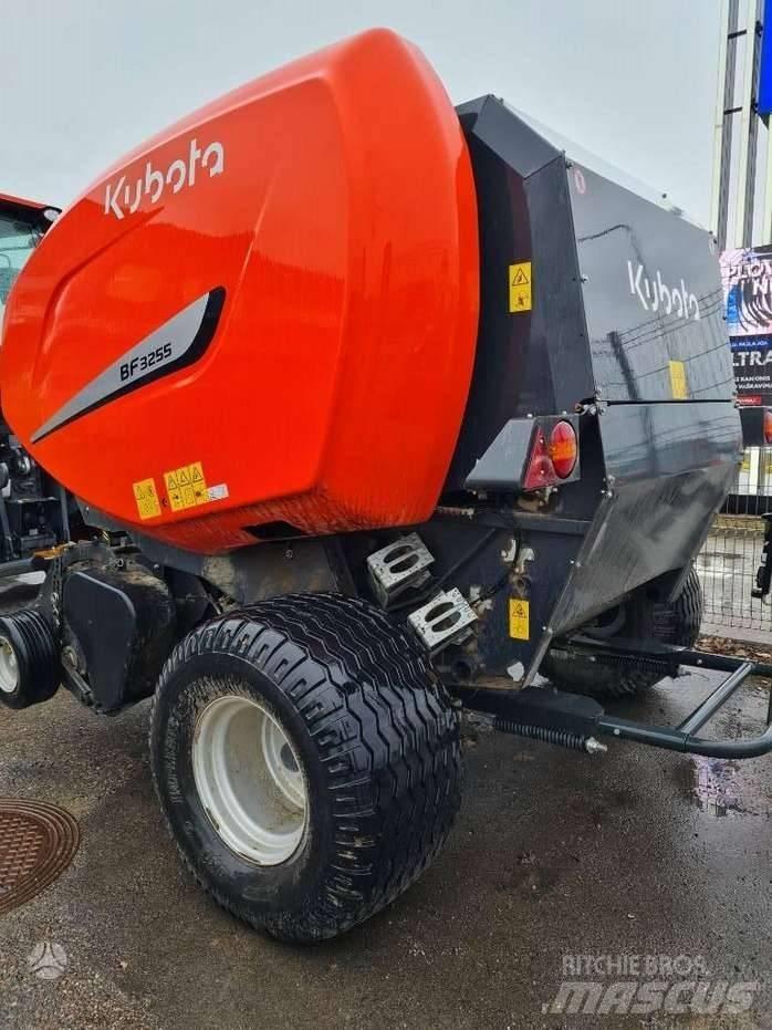 Kubota BF 3255 Presse à balle ronde